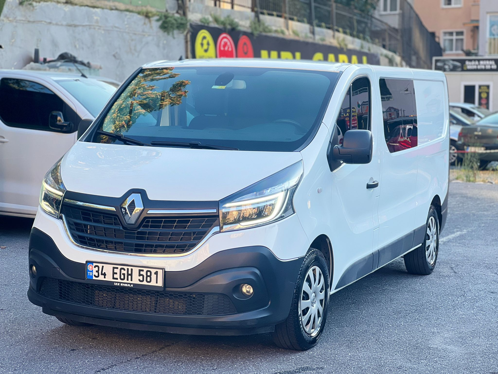 Renault /  2.0 BlueDCi Grand C..